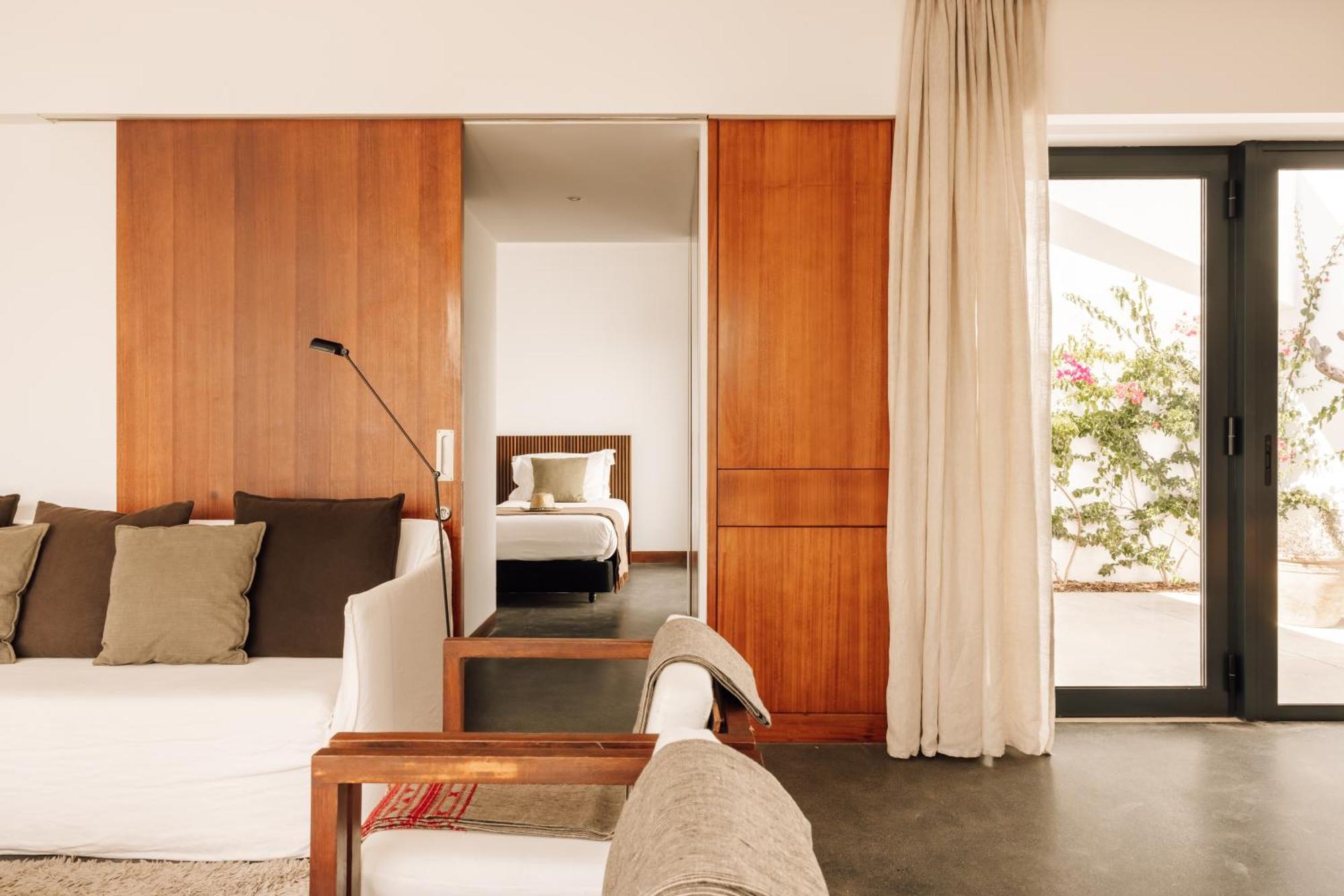 Two-bedroom LAND Suite,1730037808:JPEG